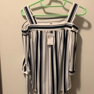 NWT Cleo cold shoulder top